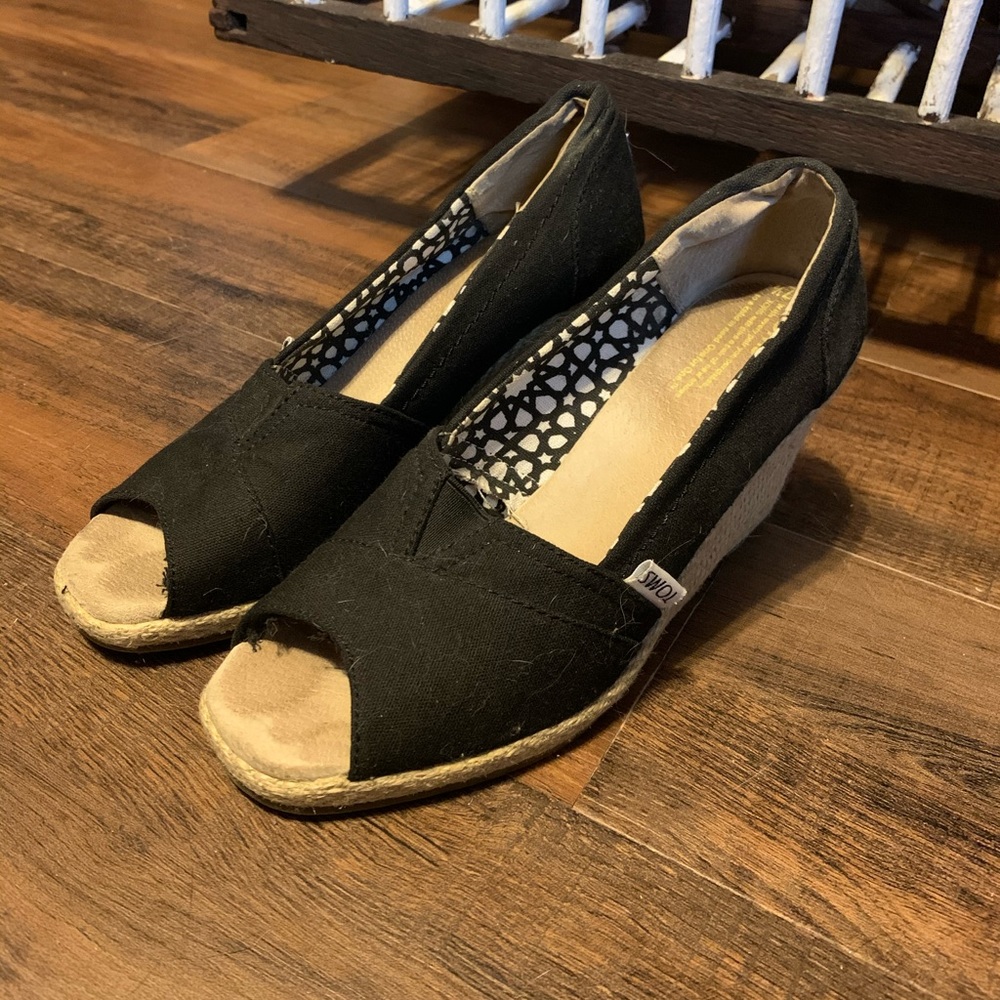 Toms
